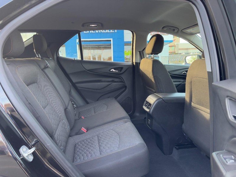 Chevrolet Equinox Vehicle Image 10