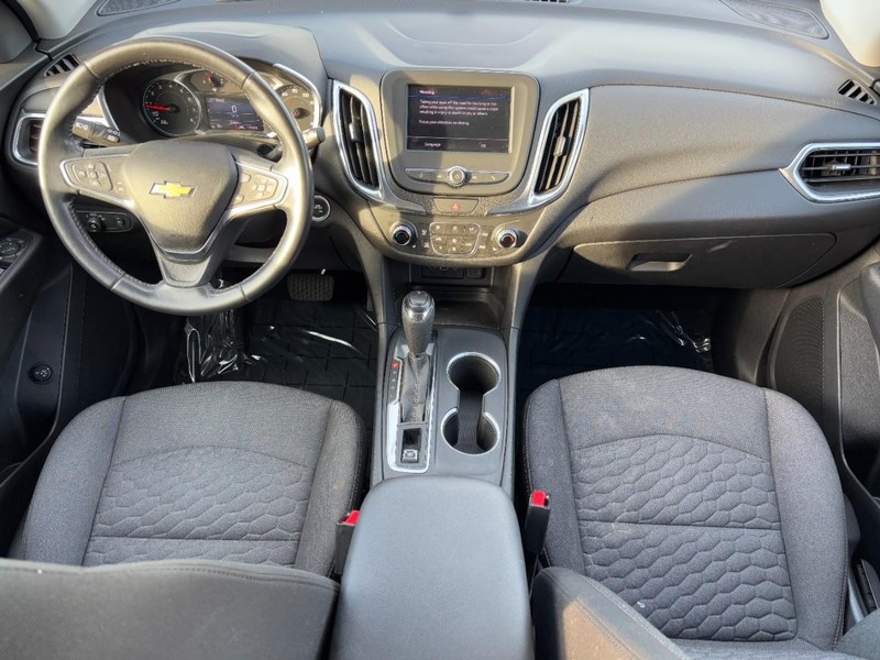 Chevrolet Equinox Vehicle Image 11