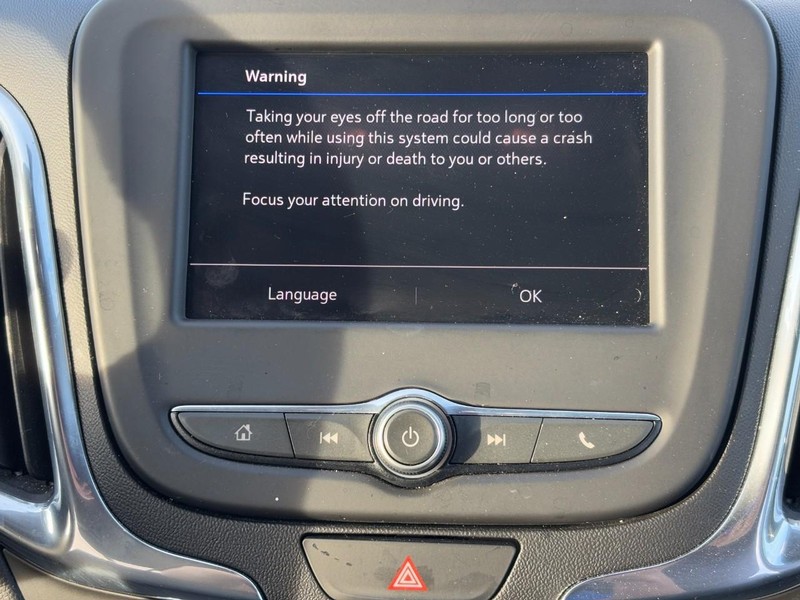 Chevrolet Equinox Vehicle Image 13