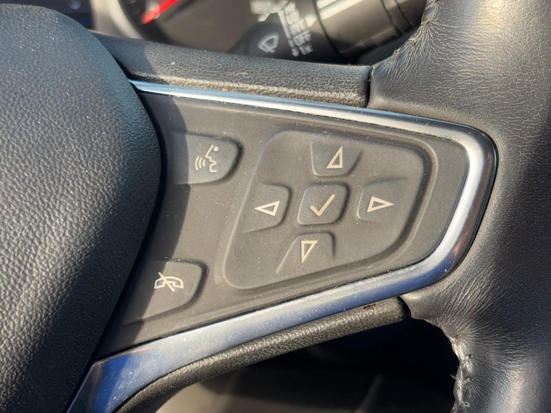 Chevrolet Equinox Vehicle Image 18