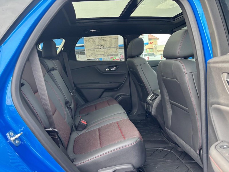 Chevrolet Blazer Vehicle Image 06