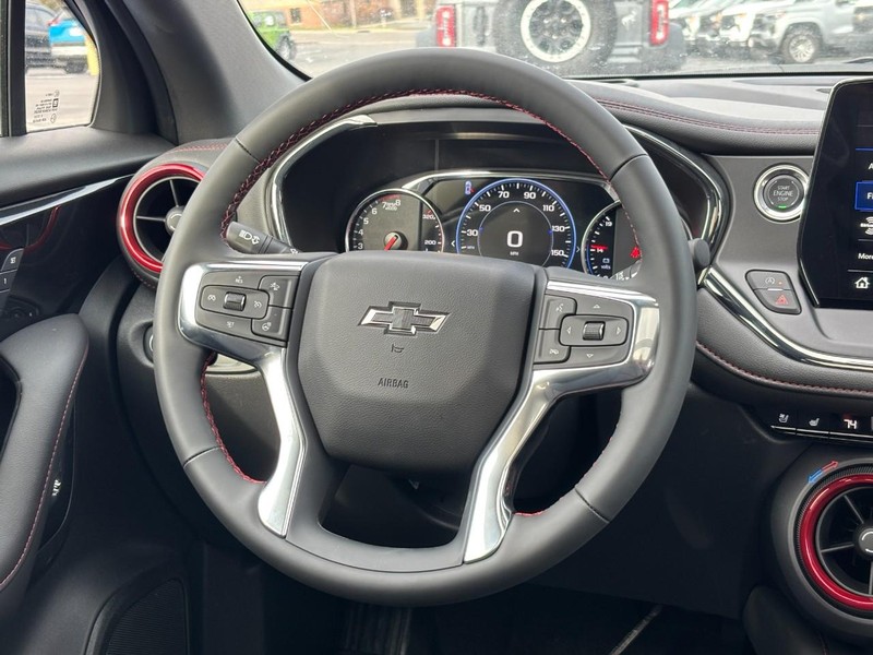 Chevrolet Blazer Vehicle Image 08