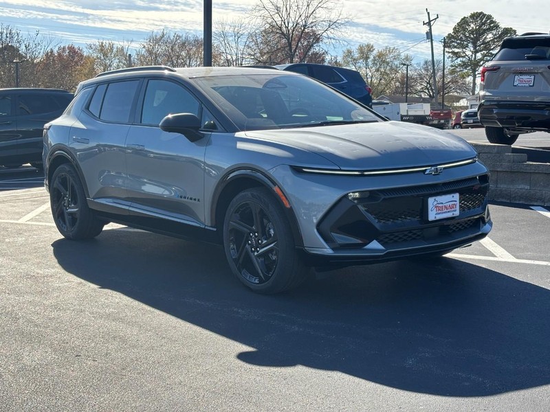Chevrolet Equinox EV Vehicle Image 02