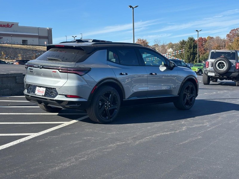 Chevrolet Equinox EV Vehicle Image 04