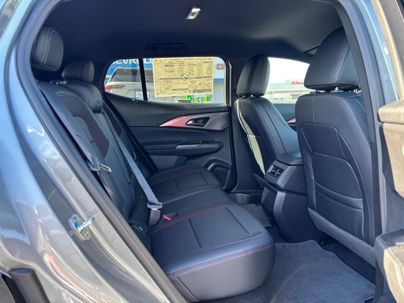 Chevrolet Equinox EV Vehicle Image 06