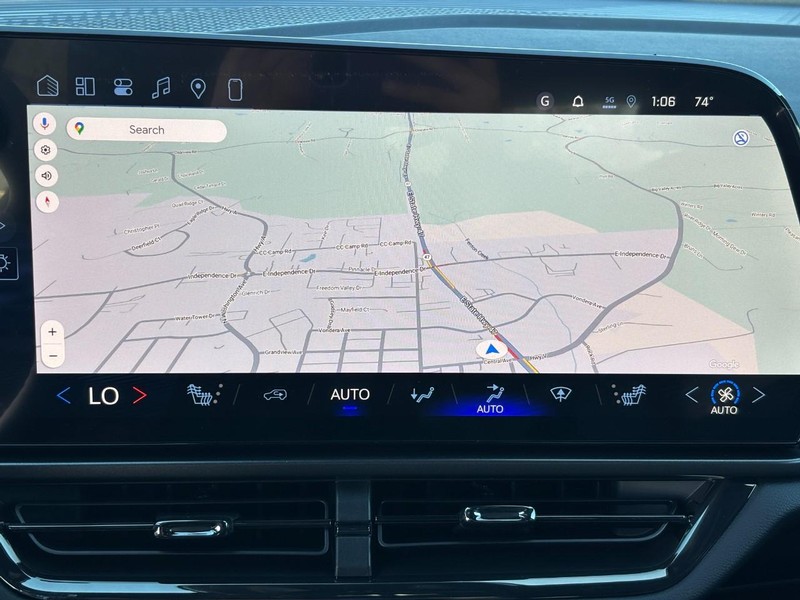 Chevrolet Equinox EV Vehicle Image 18