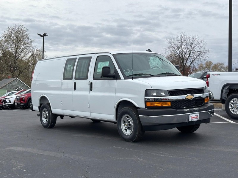 Chevrolet Express Cargo Van Vehicle Image 02