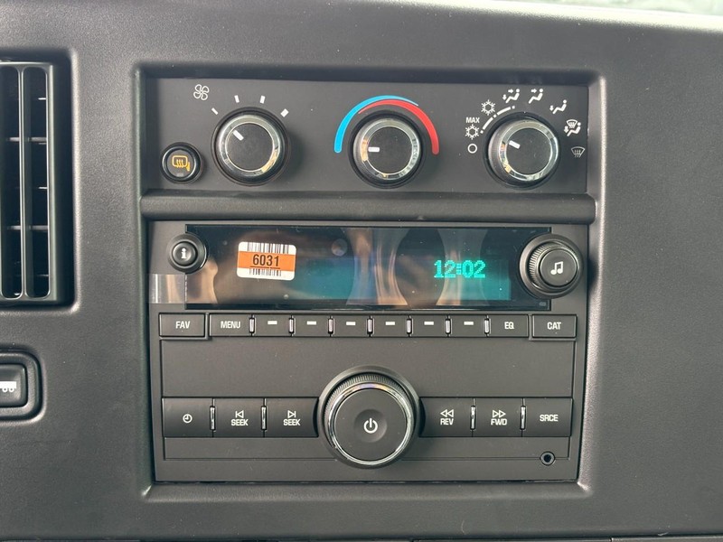 Chevrolet Express Cargo Van Vehicle Image 11