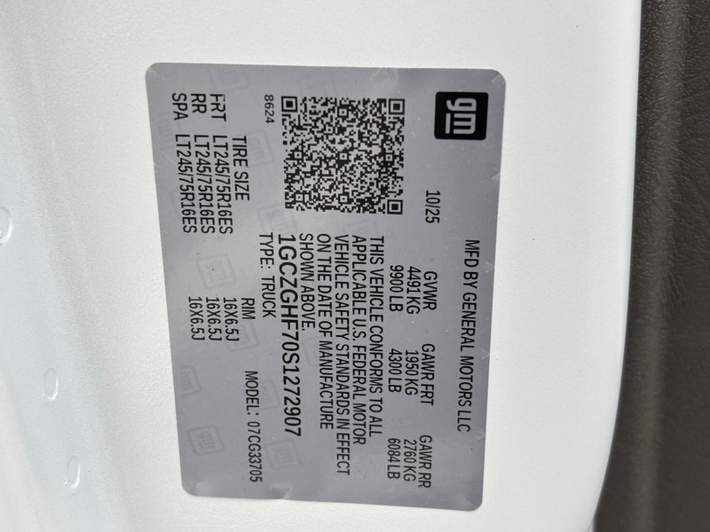 Chevrolet Express Cargo Van Vehicle Image 16