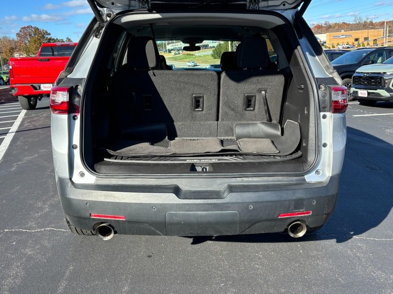 Chevrolet Traverse Vehicle Image 04