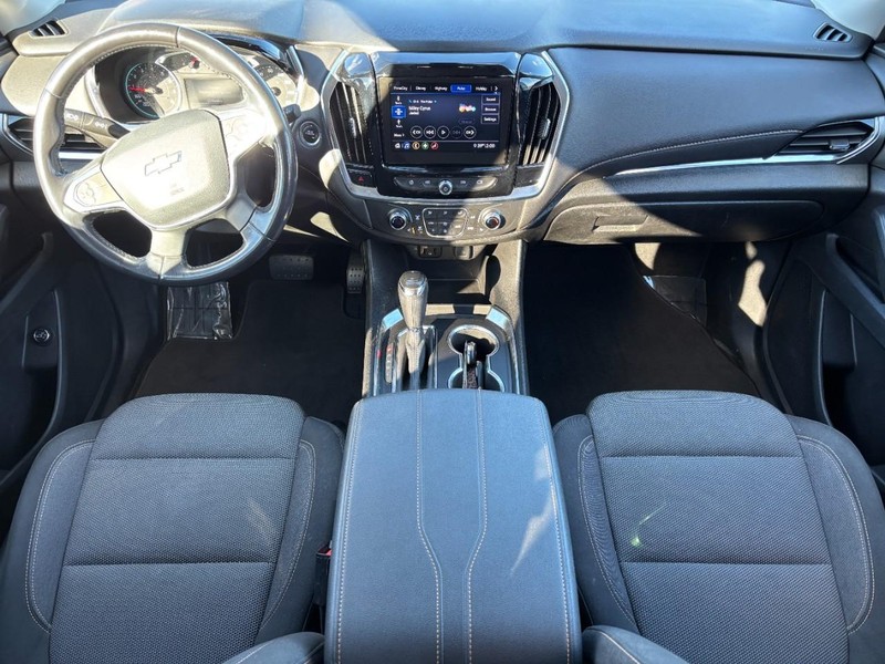 Chevrolet Traverse Vehicle Image 12