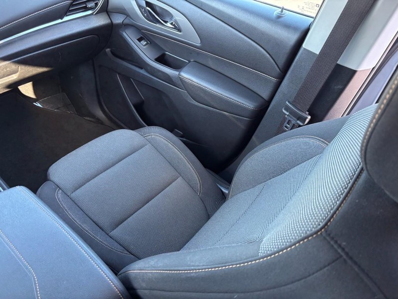 Chevrolet Traverse Vehicle Image 16