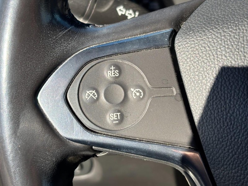 Chevrolet Traverse Vehicle Image 18