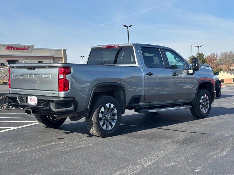 Chevrolet Silverado 2500HD Vehicle Image 03