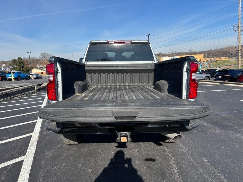 Chevrolet Silverado 2500HD Vehicle Image 04