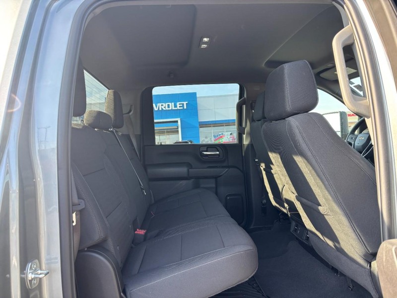 Chevrolet Silverado 2500HD Vehicle Image 10