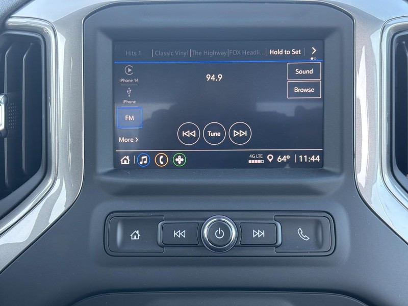 Chevrolet Silverado 2500HD Vehicle Image 13