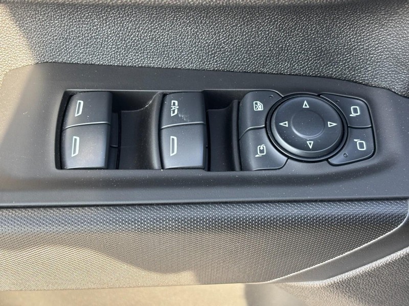 Chevrolet Silverado 2500HD Vehicle Image 22