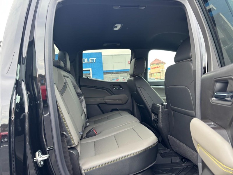 Chevrolet Colorado Vehicle Image 06