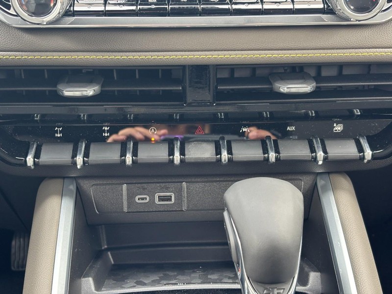 Chevrolet Colorado Vehicle Image 10