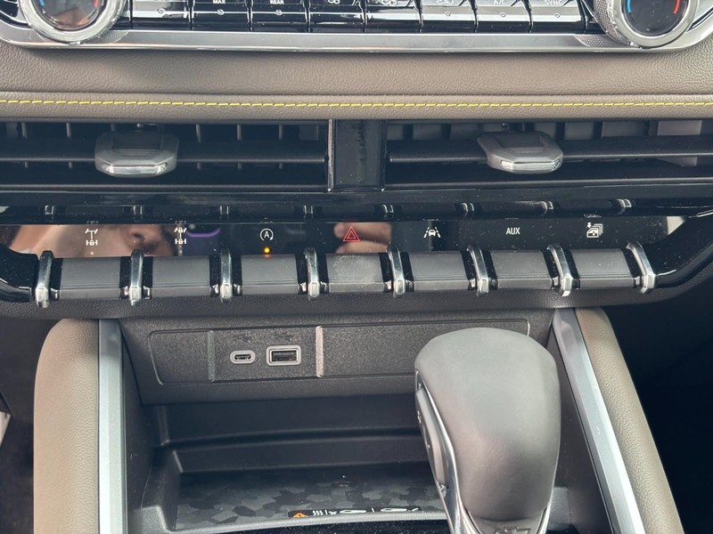 Chevrolet Colorado Vehicle Image 19