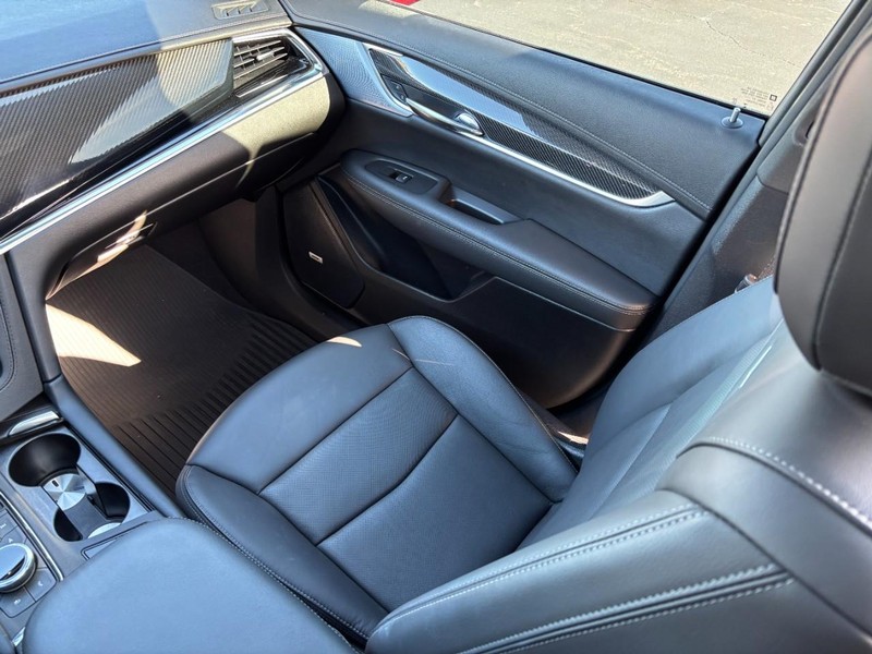 Cadillac XT6 Vehicle Image 16