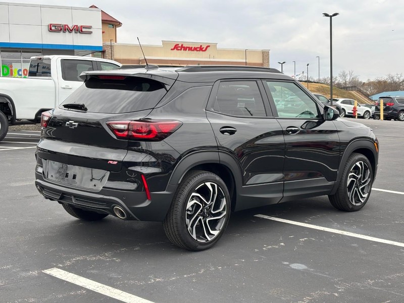 Chevrolet TrailBlazer Vehicle Image 03