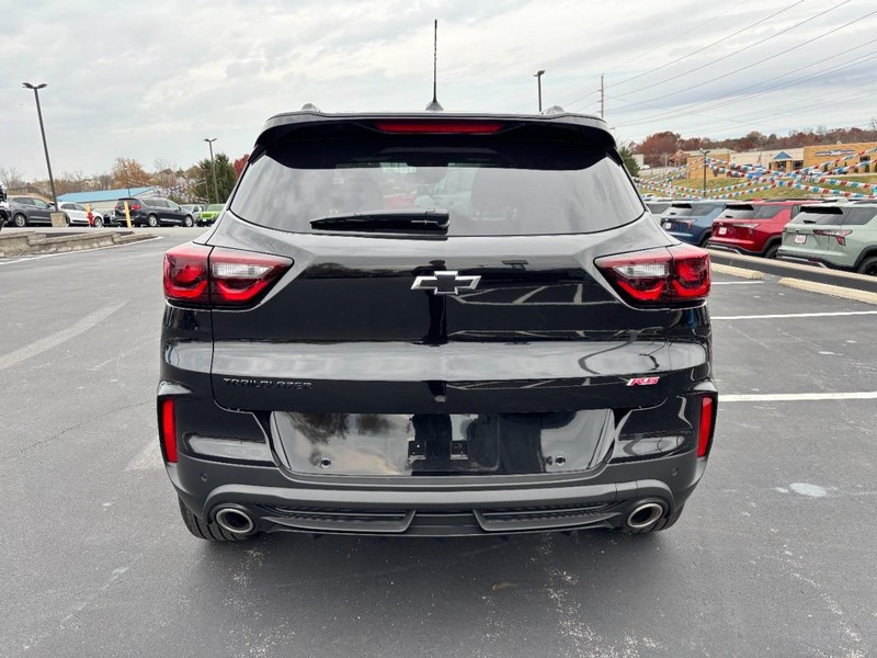 Chevrolet TrailBlazer Vehicle Image 05