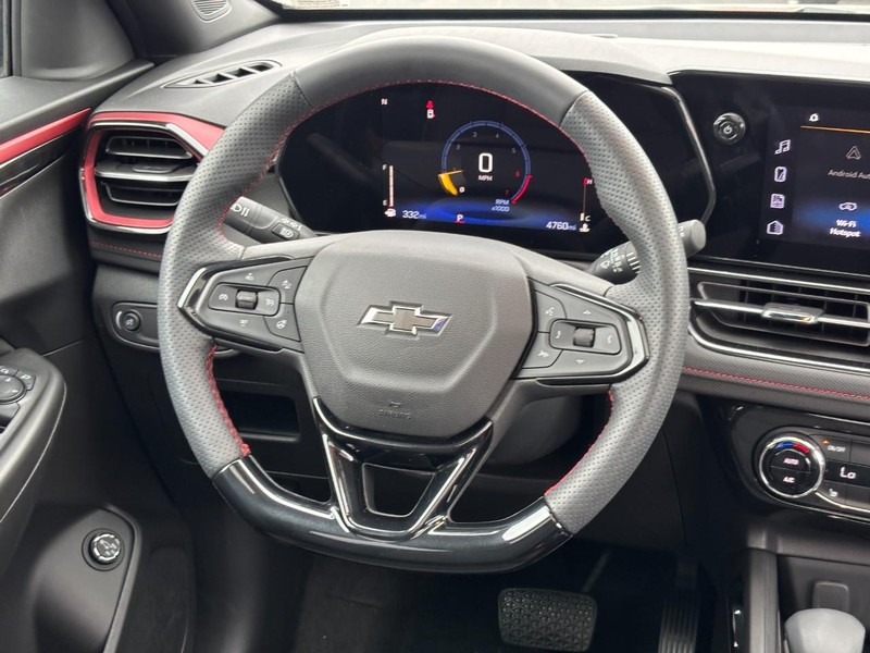 Chevrolet TrailBlazer Vehicle Image 12