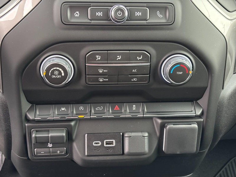 Chevrolet Silverado 1500 Vehicle Image 17