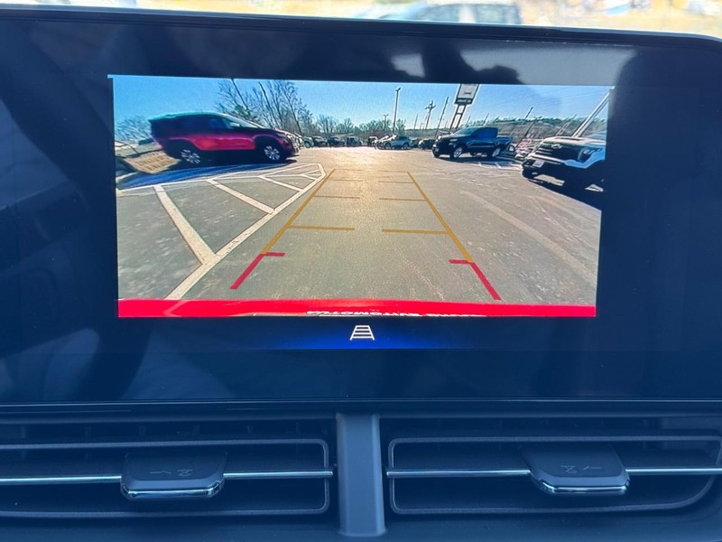 Chevrolet Trax Vehicle Image 16