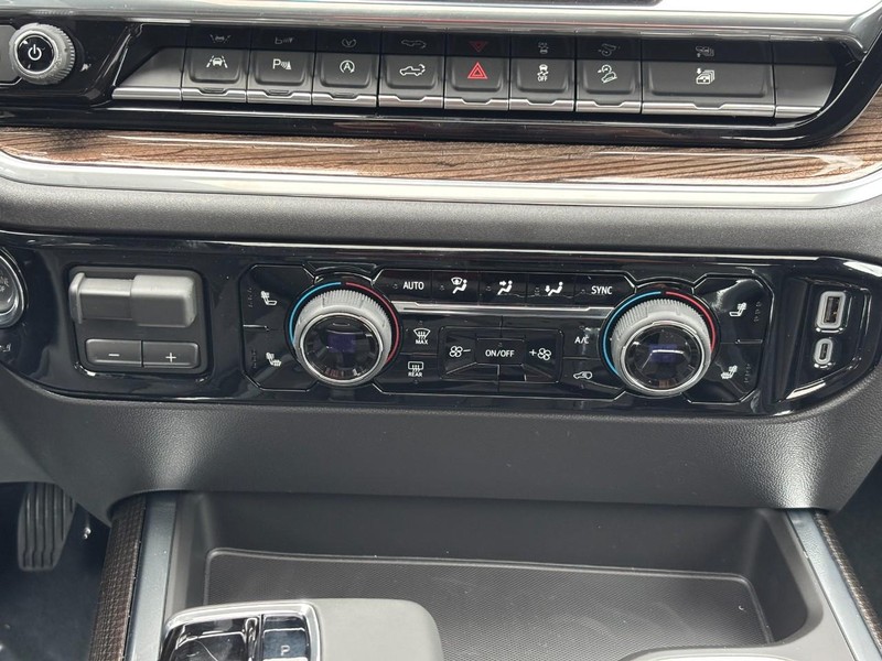 Chevrolet Silverado 1500 Vehicle Image 10