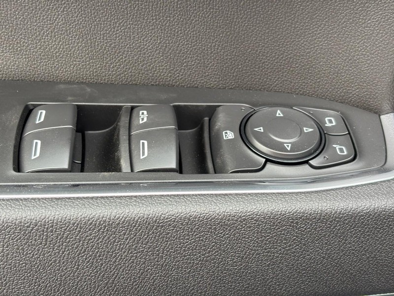 Chevrolet Silverado 1500 Vehicle Image 20