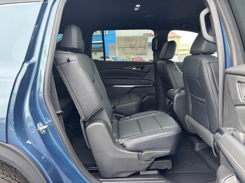 Chevrolet Traverse Vehicle Image 06