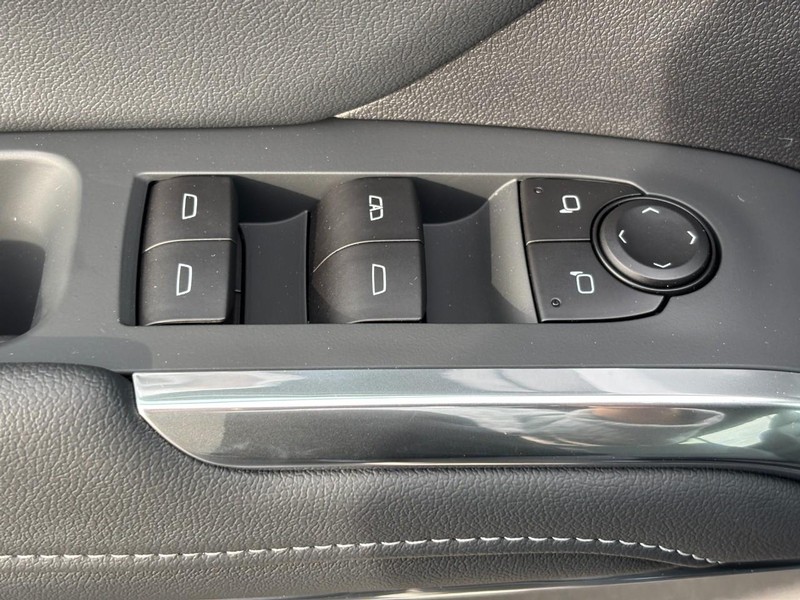 Chevrolet Traverse Vehicle Image 21