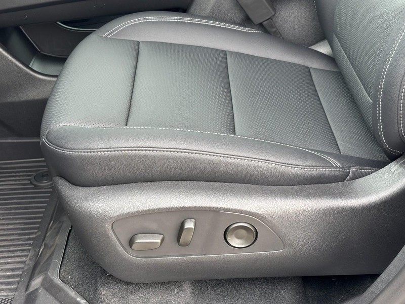 Chevrolet Traverse Vehicle Image 23