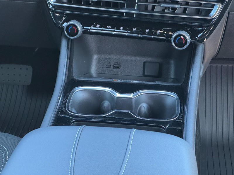 Chevrolet Traverse Vehicle Image 10