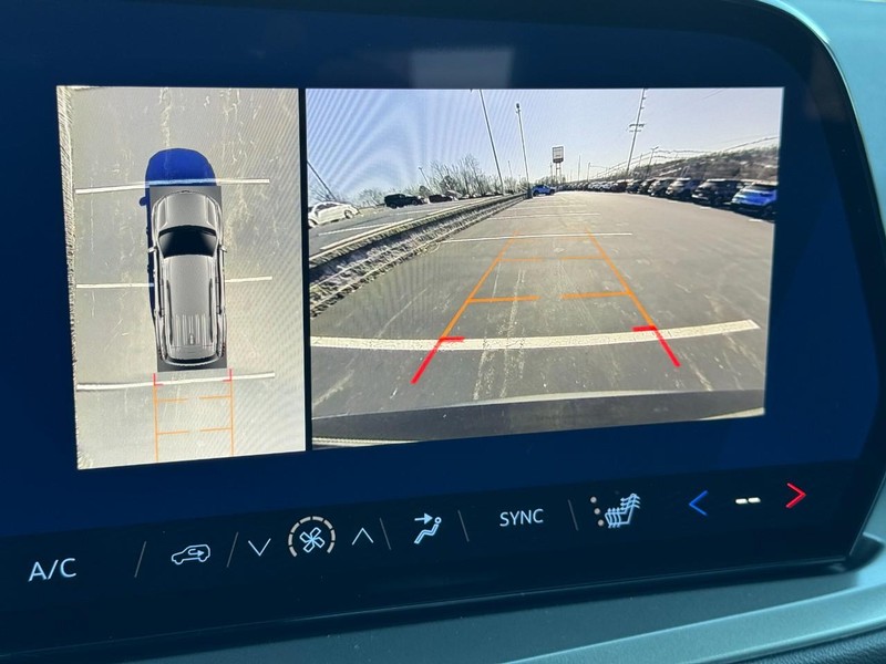 Chevrolet Traverse Vehicle Image 16