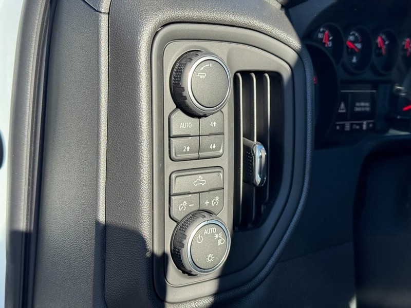 Chevrolet Silverado 1500 Vehicle Image 09