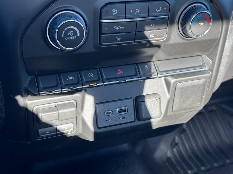 Chevrolet Silverado 1500 Vehicle Image 12