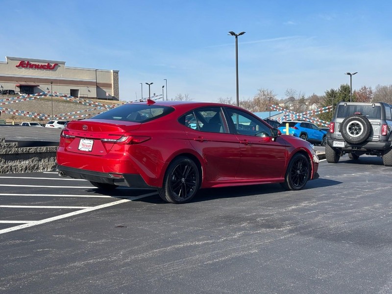 Toyota Camry Vehicle Image 03