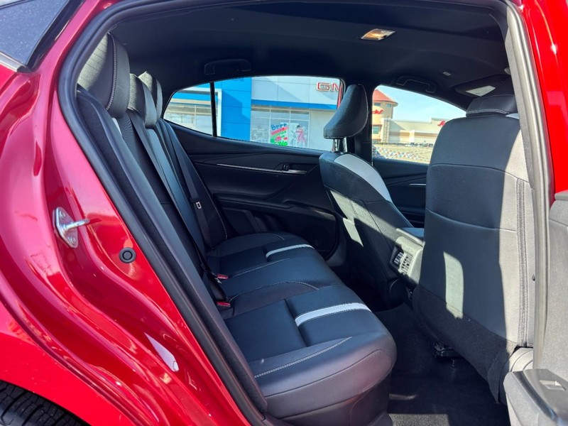 Toyota Camry Vehicle Image 10