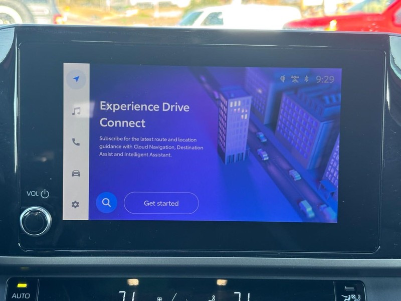 Toyota Camry Vehicle Image 13