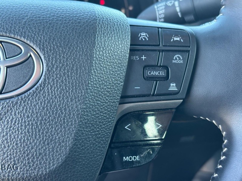 Toyota Camry Vehicle Image 18