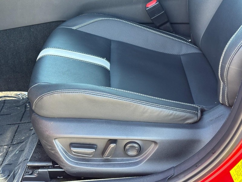 Toyota Camry Vehicle Image 24