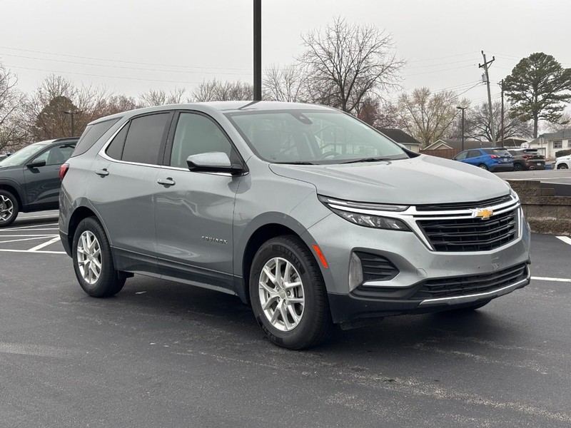 Chevrolet Equinox Vehicle Image 02