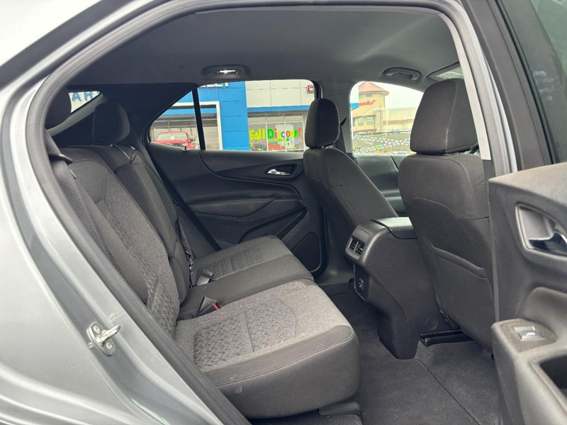 Chevrolet Equinox Vehicle Image 10