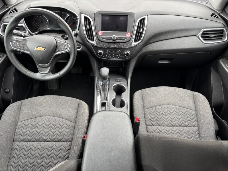 Chevrolet Equinox Vehicle Image 11