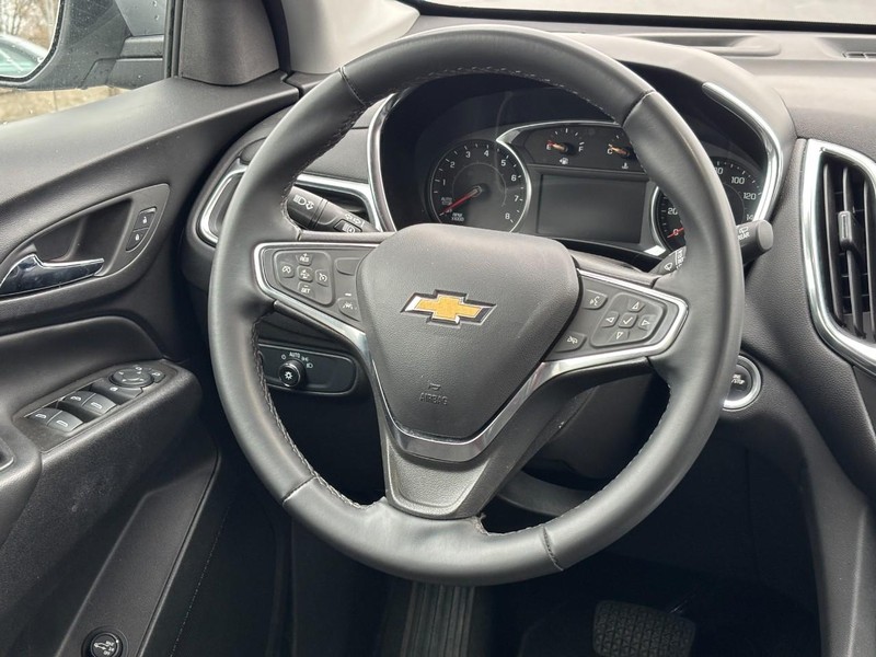 Chevrolet Equinox Vehicle Image 12