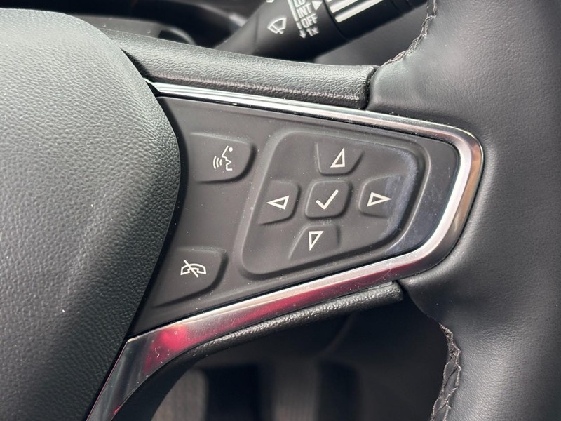 Chevrolet Equinox Vehicle Image 18